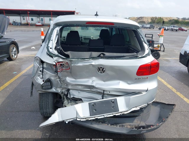 Volkswagen Tiguan S