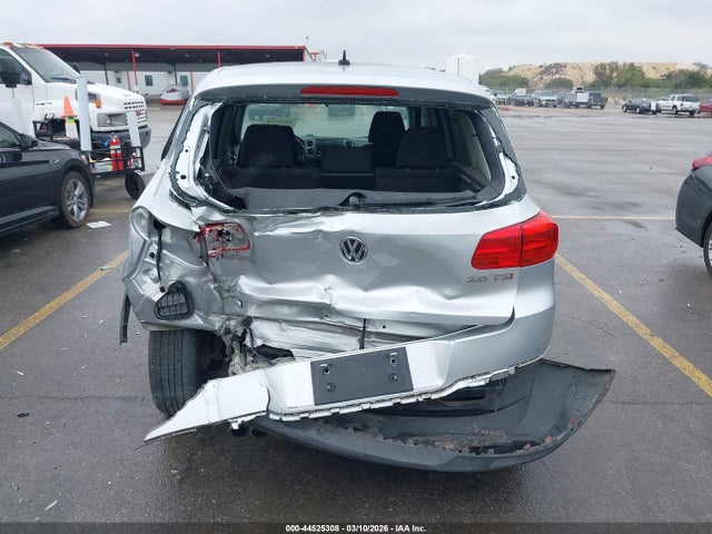Volkswagen Tiguan S