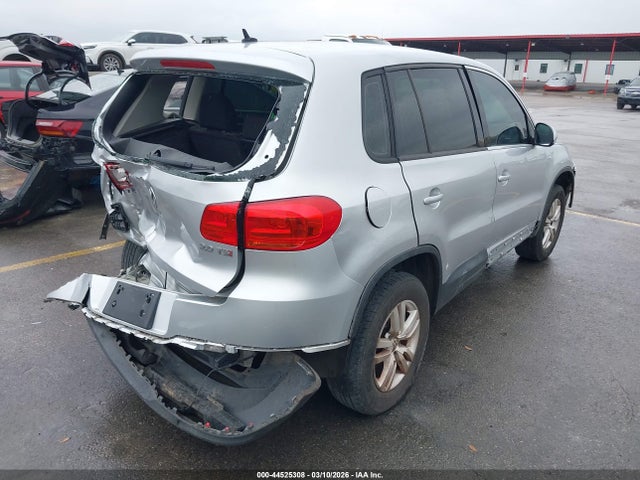 Volkswagen Tiguan S