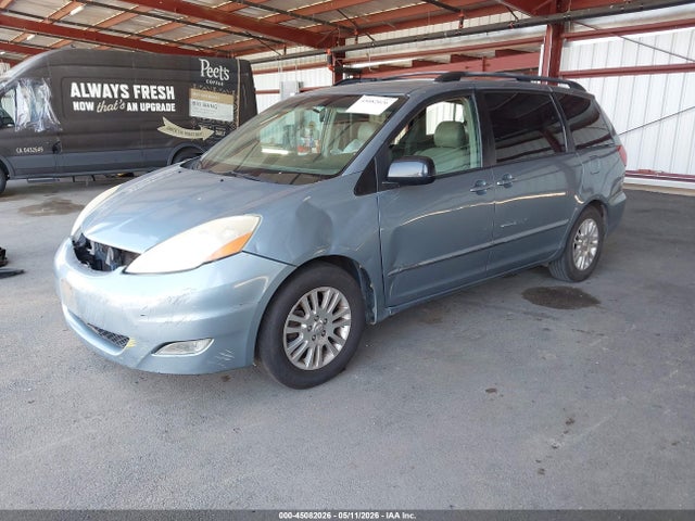 Toyota Sienna Xle
