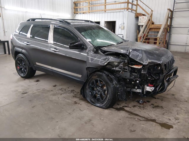 Salvage Jeep Cherokee Image