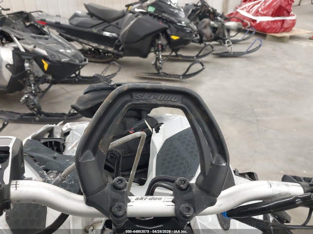 Ski-doo Summit 800
