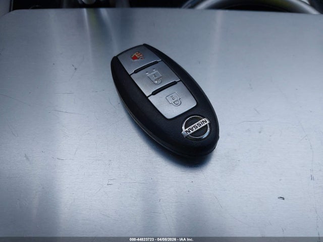 Nissan Pathfinder S