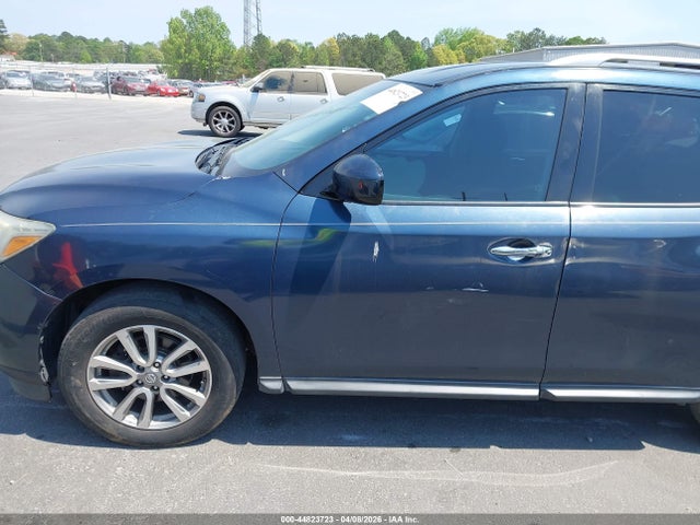 Nissan Pathfinder S