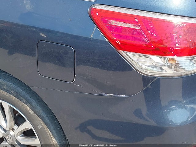 Nissan Pathfinder S