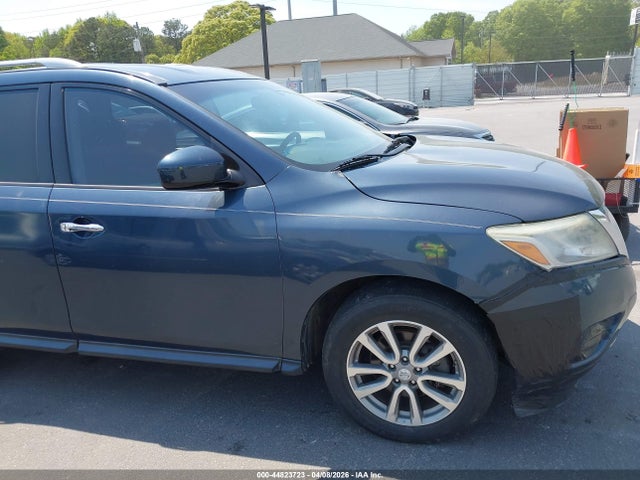 Nissan Pathfinder S