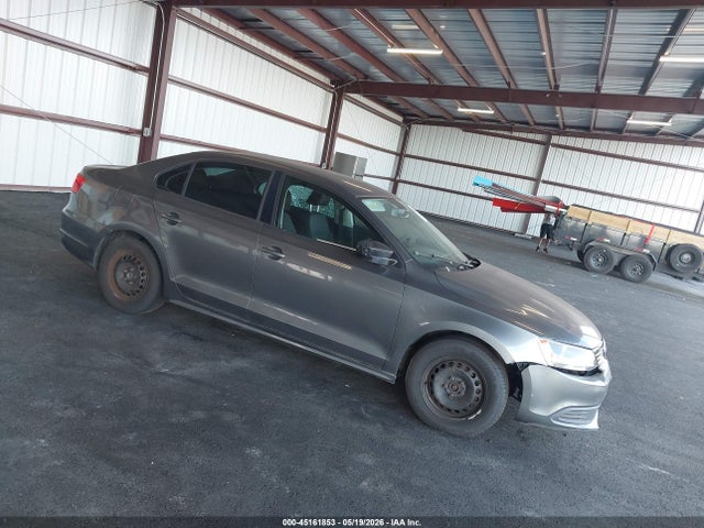 Salvage Volkswagen Jetta Image