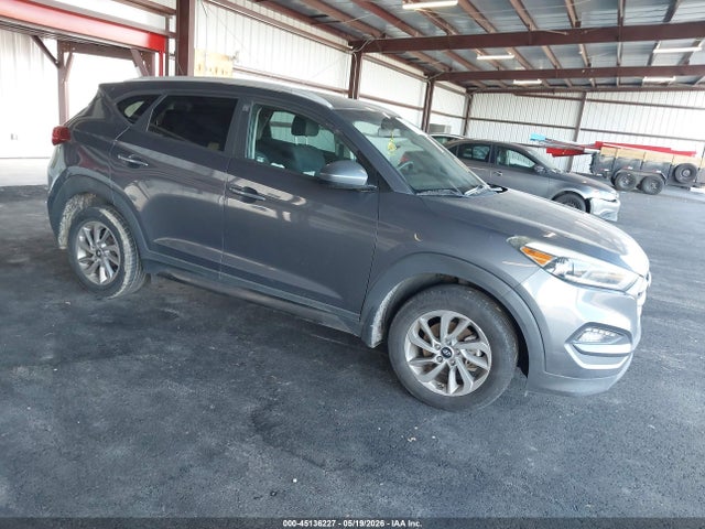 Salvage Hyundai TUCSON Image