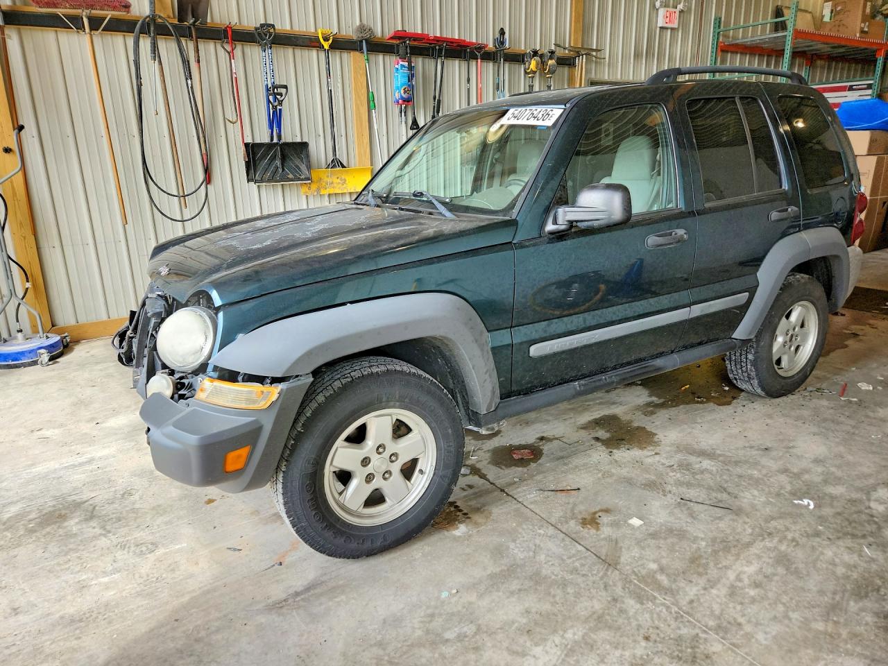 Salvage Jeep Liberty Image