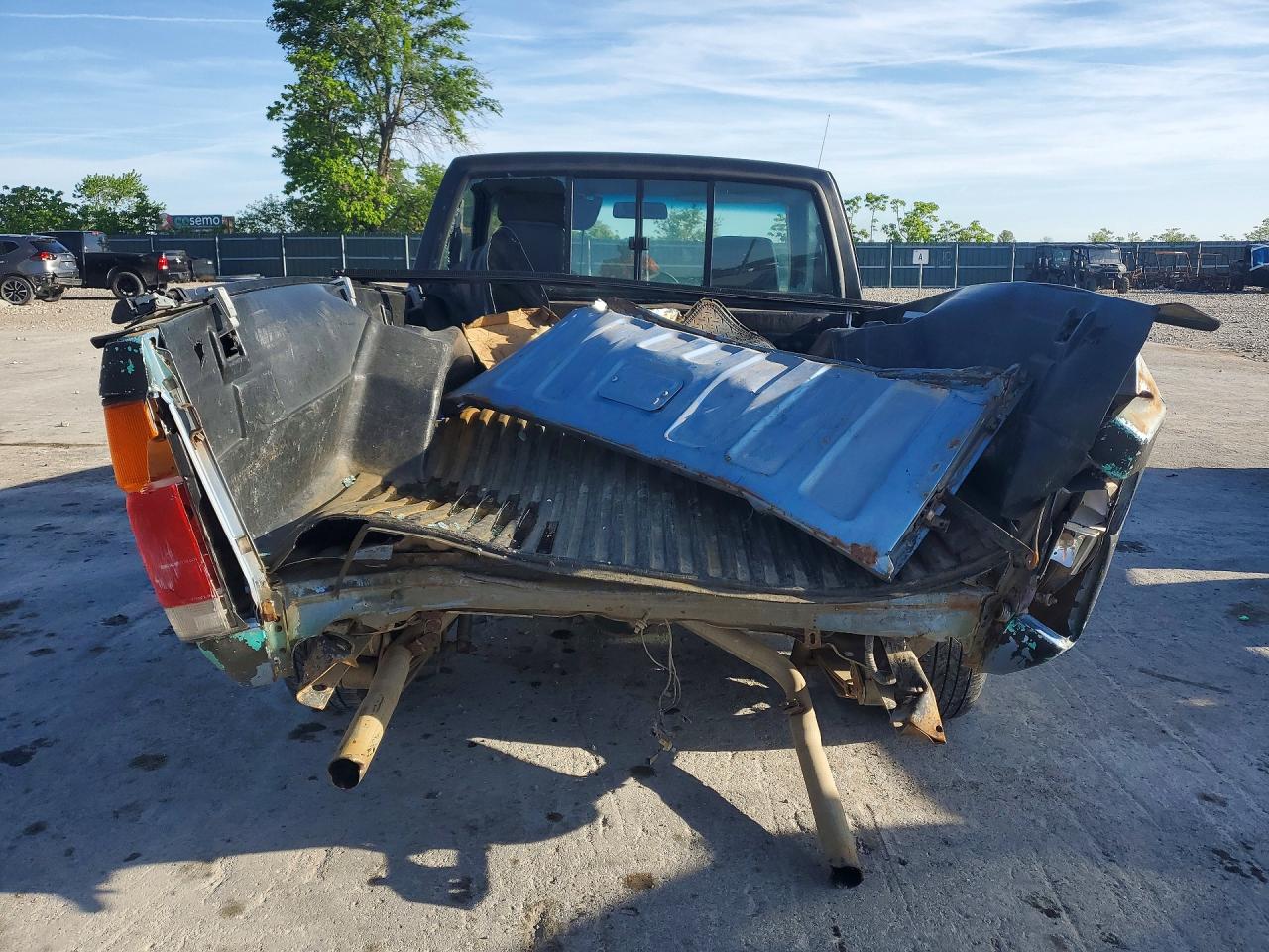 Nissan D21 Short Bed