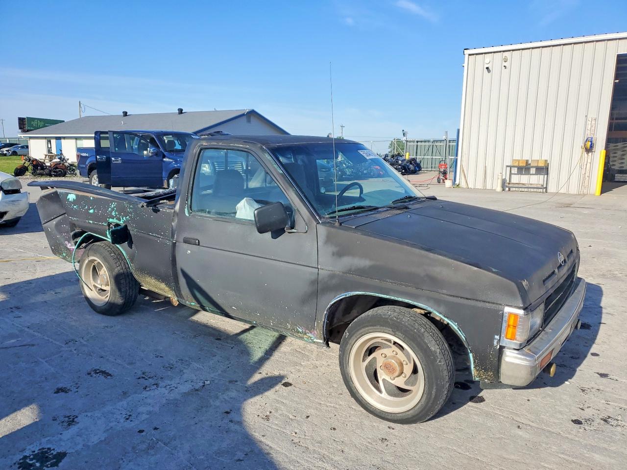 Nissan D21 Short Bed