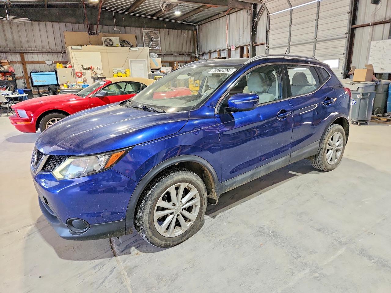 Salvage Nissan Rogue Image
