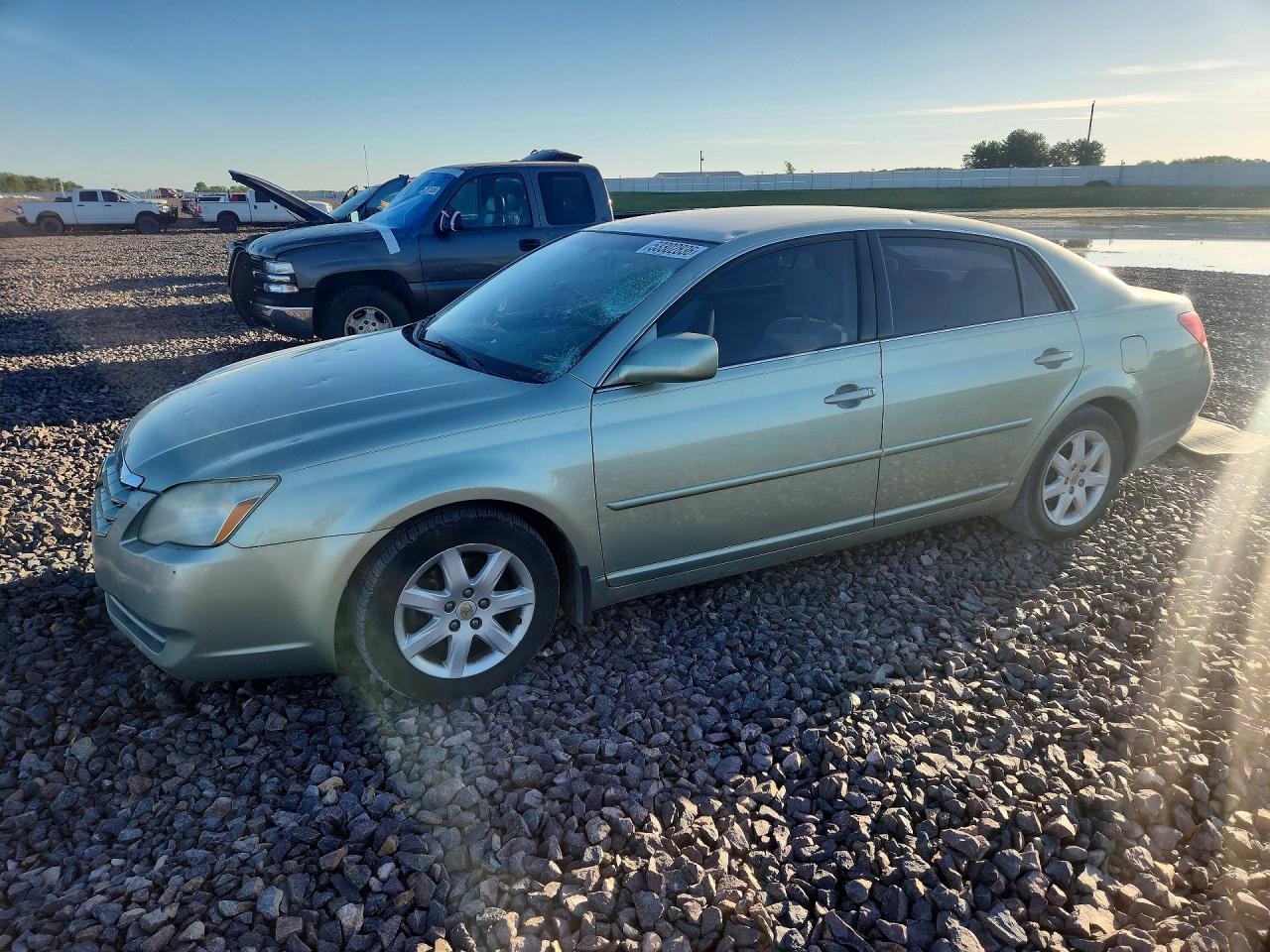 Salvage Toyota Avalon Image