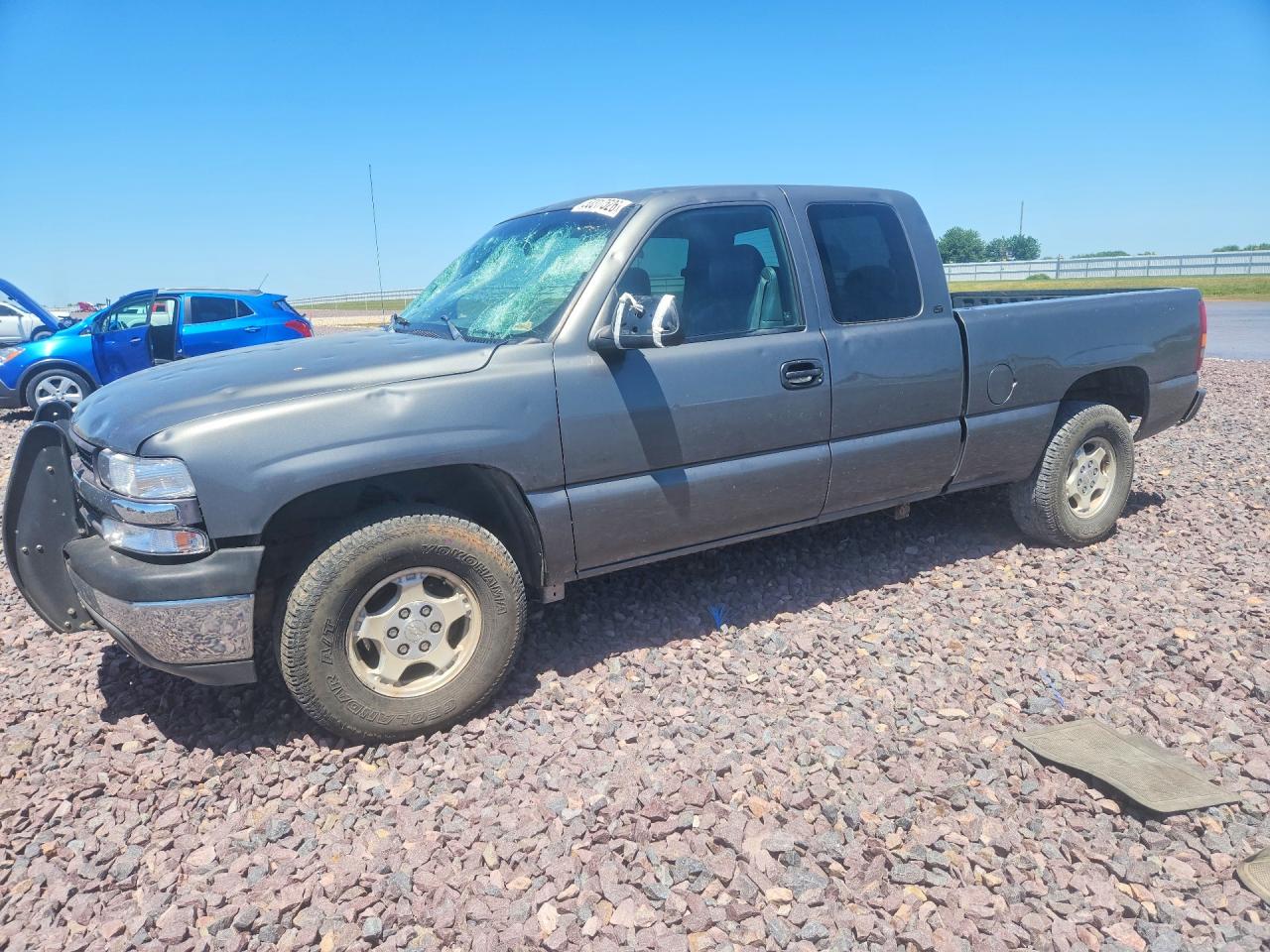 Salvage Chevrolet Silverado Image
