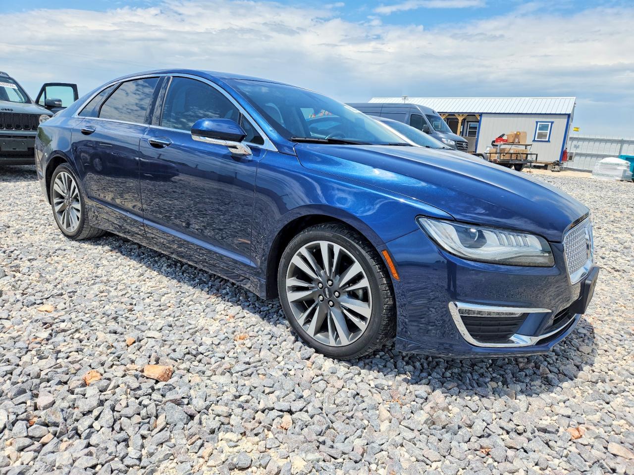 Lincoln MKZ Reserve
