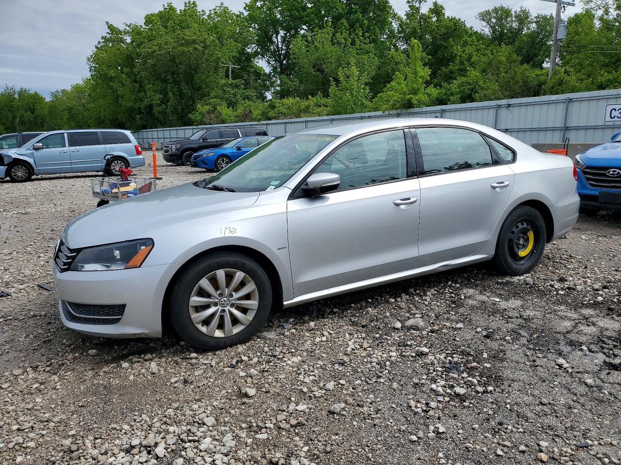 Salvage Volkswagen Passat Image