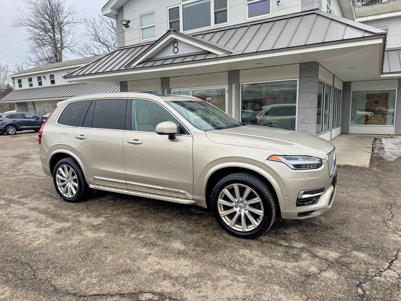 Salvage Volvo XC90 Image