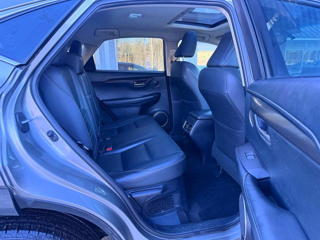 Lexus NX Base