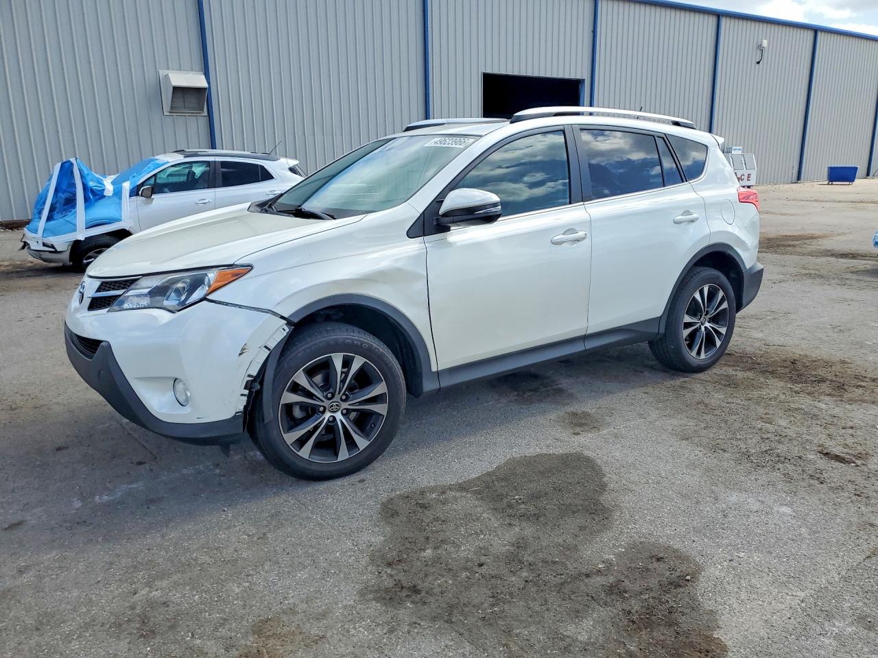 Salvage Toyota RAV4 Image