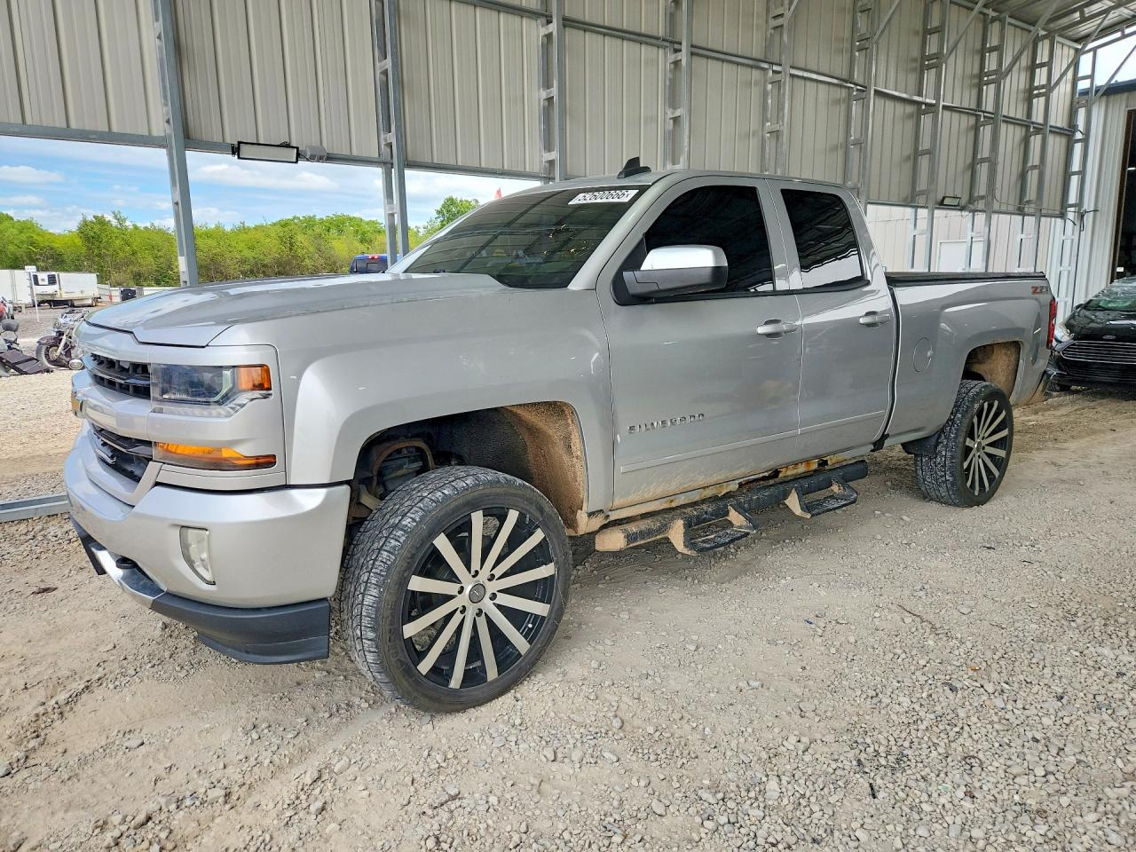 Salvage Chevrolet Silverado Image