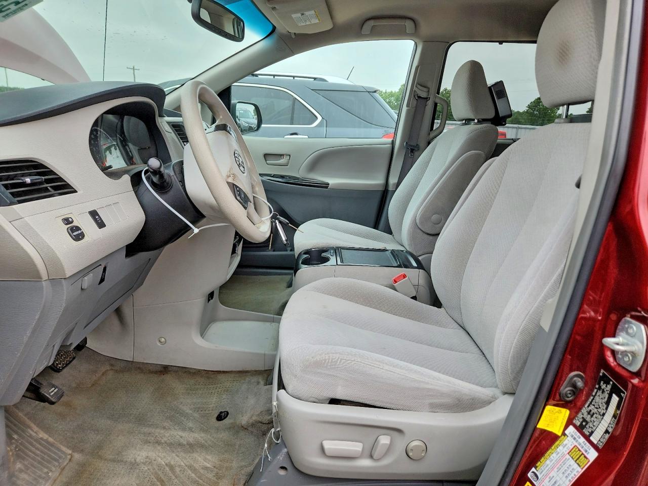 Toyota Sienna Le