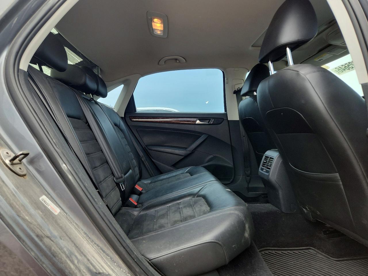 Volkswagen Passat Sel