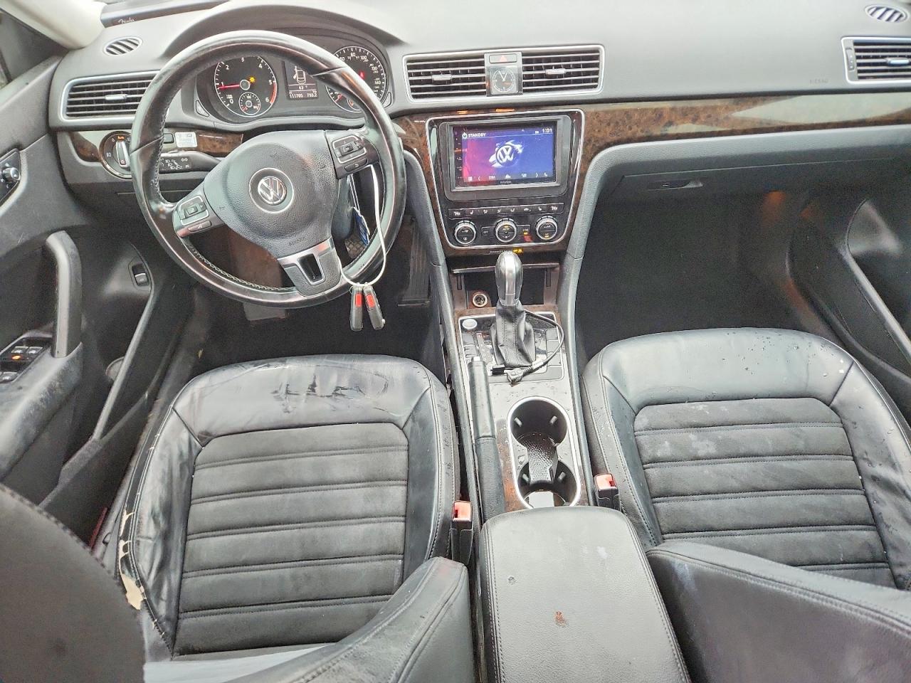 Volkswagen Passat Sel