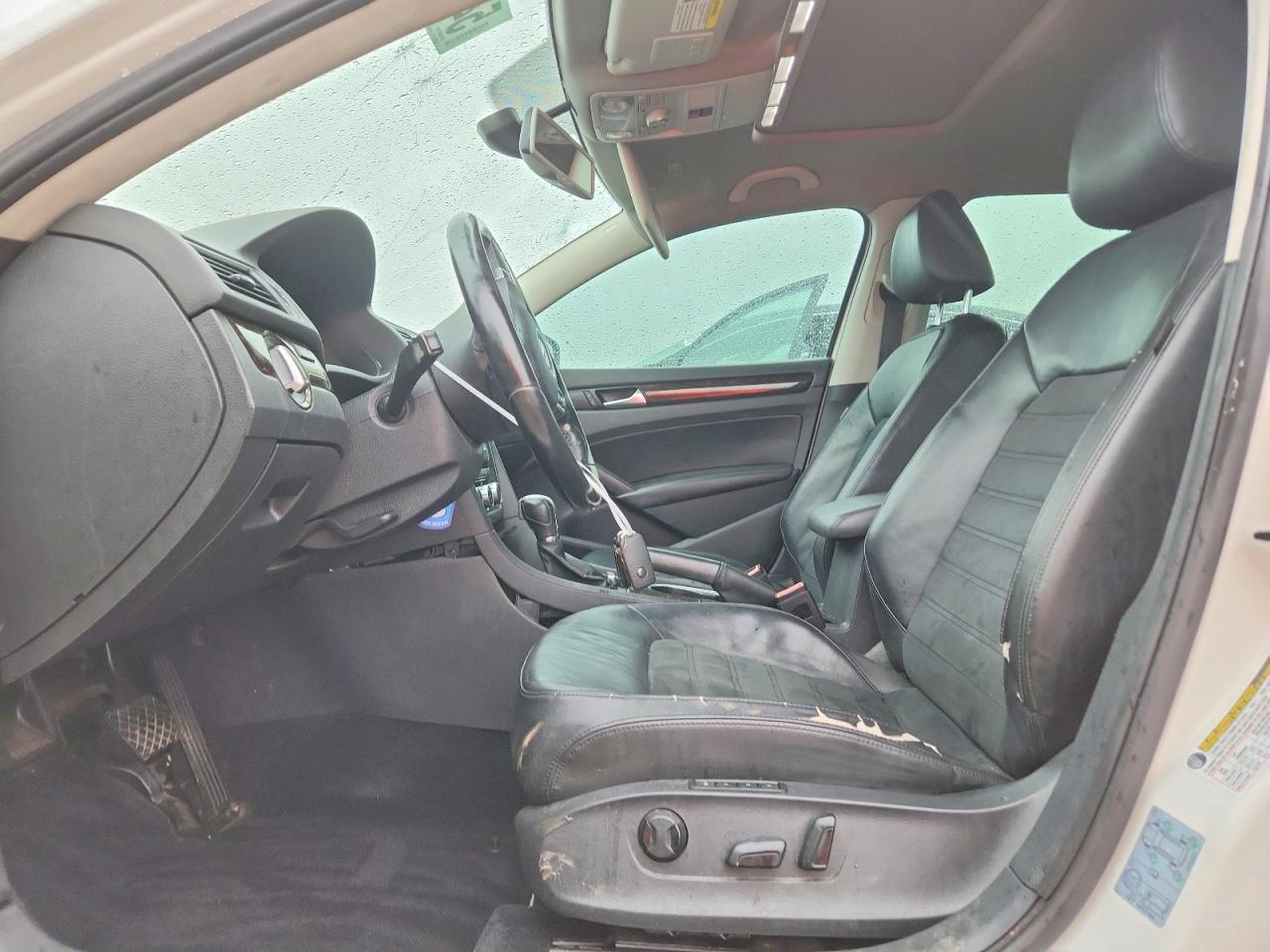 Volkswagen Passat Sel