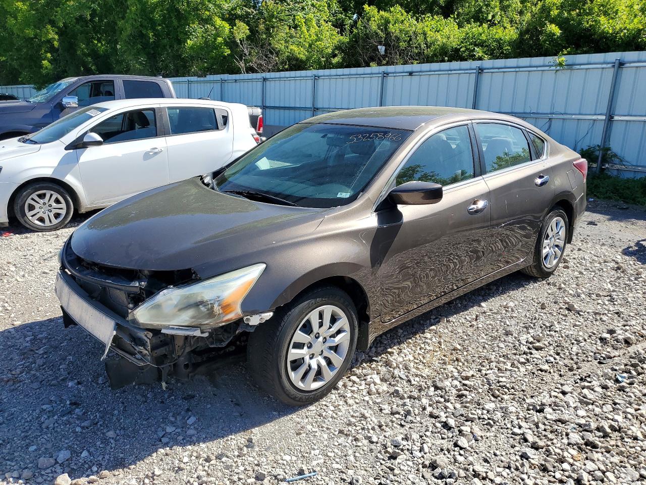 Salvage Nissan Altima Image