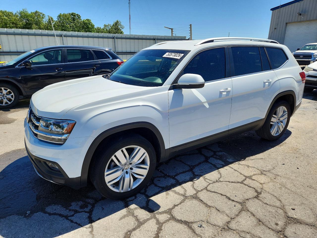 Salvage Volkswagen Atlas Image