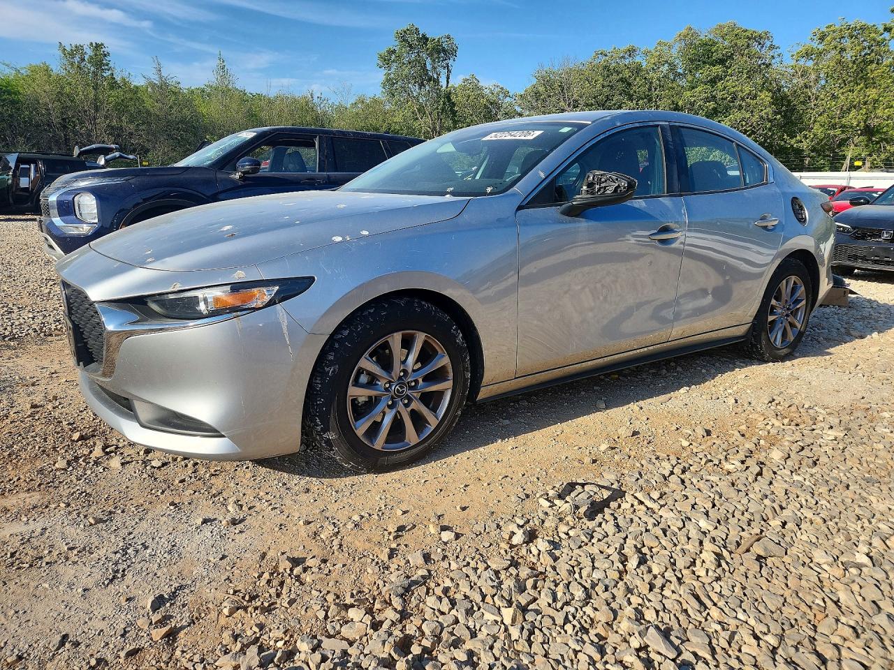 Salvage Mazda 3 Image