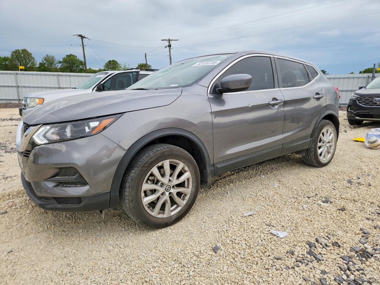 Salvage Nissan Rogue Image