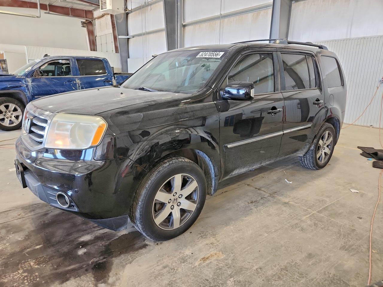Salvage Honda Pilot Image