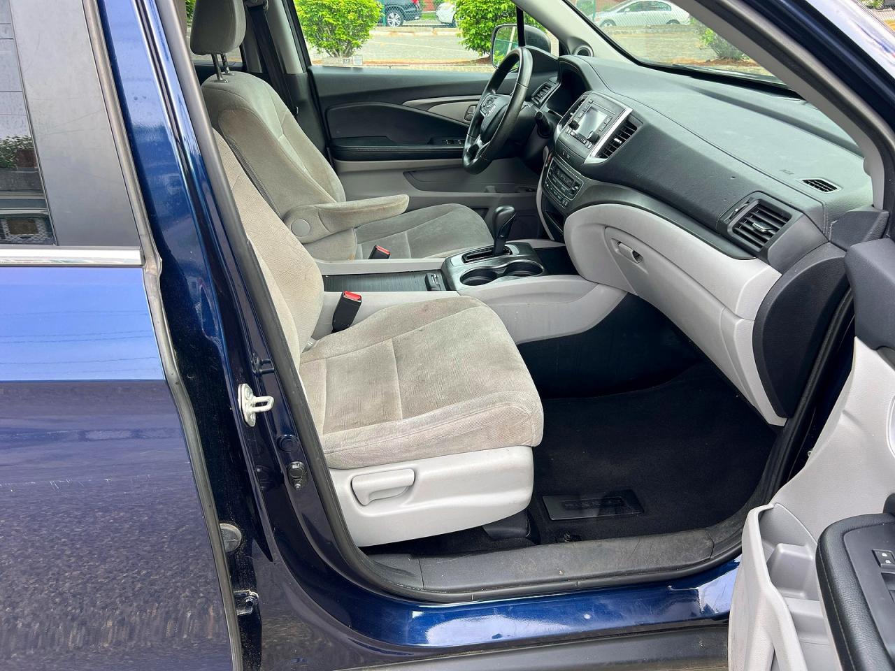 Salvage Honda Pilot Image