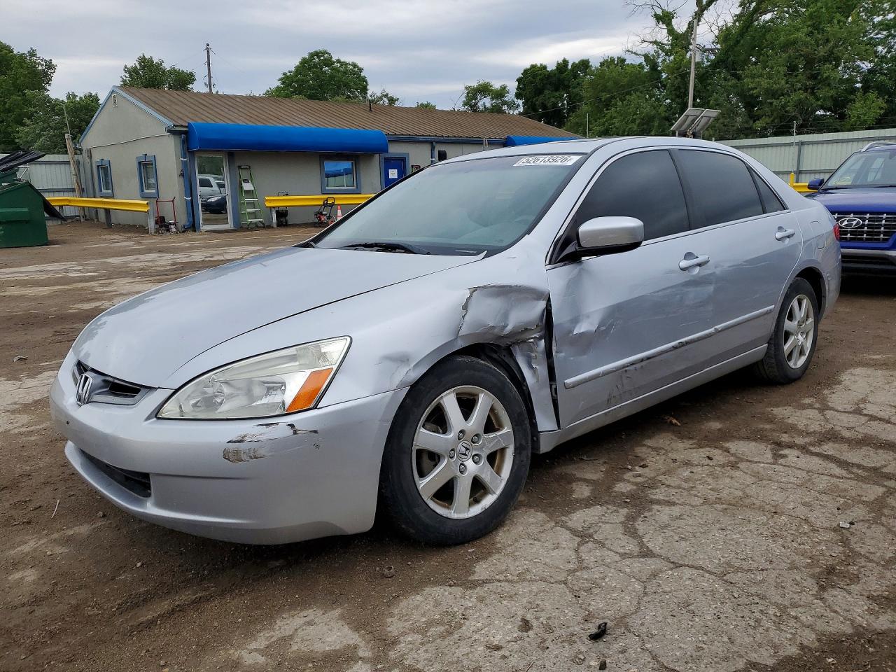 Salvage Honda Accord Image