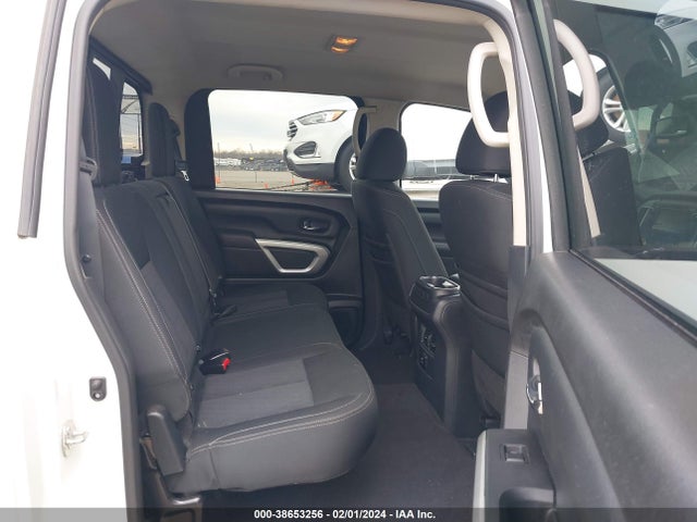 Nissan Titan Sv