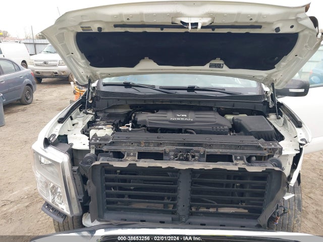 Nissan Titan Sv