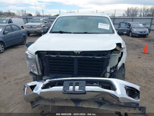 Nissan Titan Sv