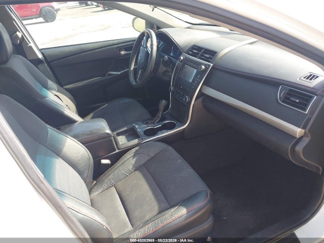 Toyota Camry Se