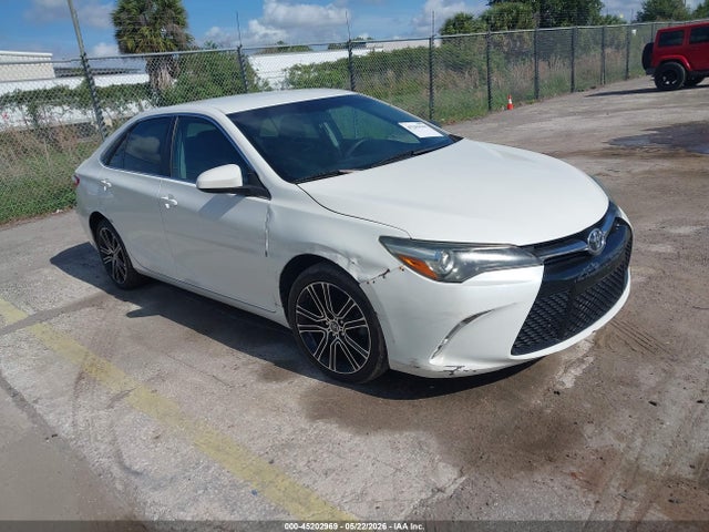 Salvage Toyota Camry Image