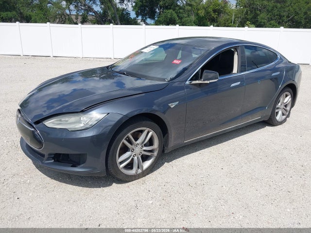 Tesla Model S P85