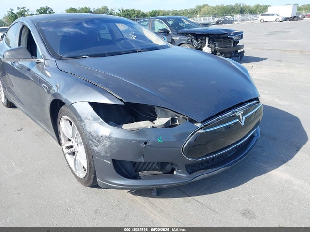 Tesla Model S P85