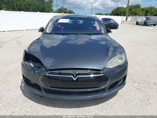 Tesla Model S P85