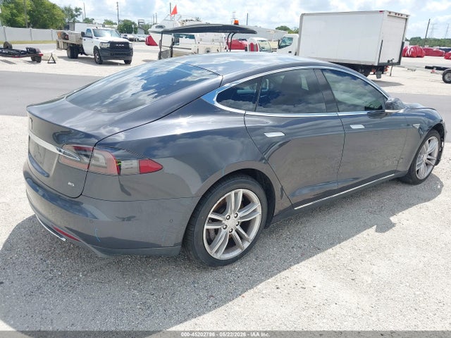 Tesla Model S P85