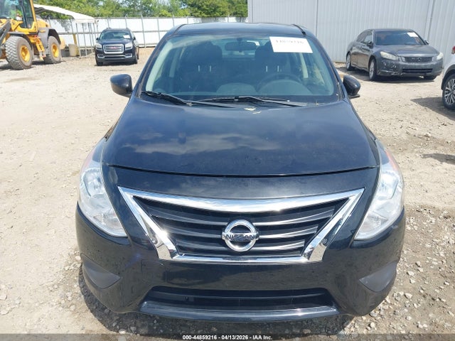 Nissan Versa 1.6 S