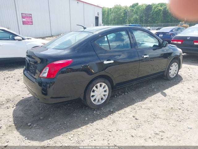 Nissan Versa 1.6 S