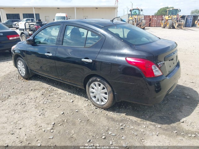 Nissan Versa 1.6 S