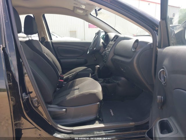 Nissan Versa 1.6 S