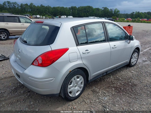 Nissan Versa 1.8s