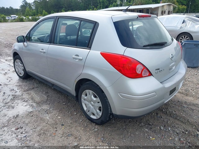 Nissan Versa 1.8s